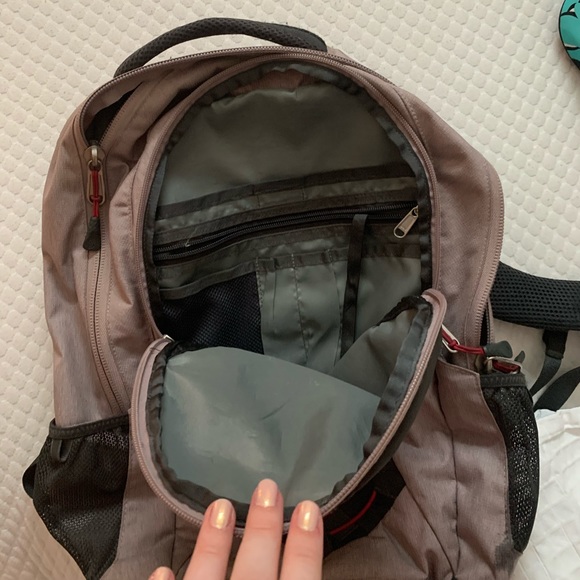 North Face backpack - Picture 3 of 4